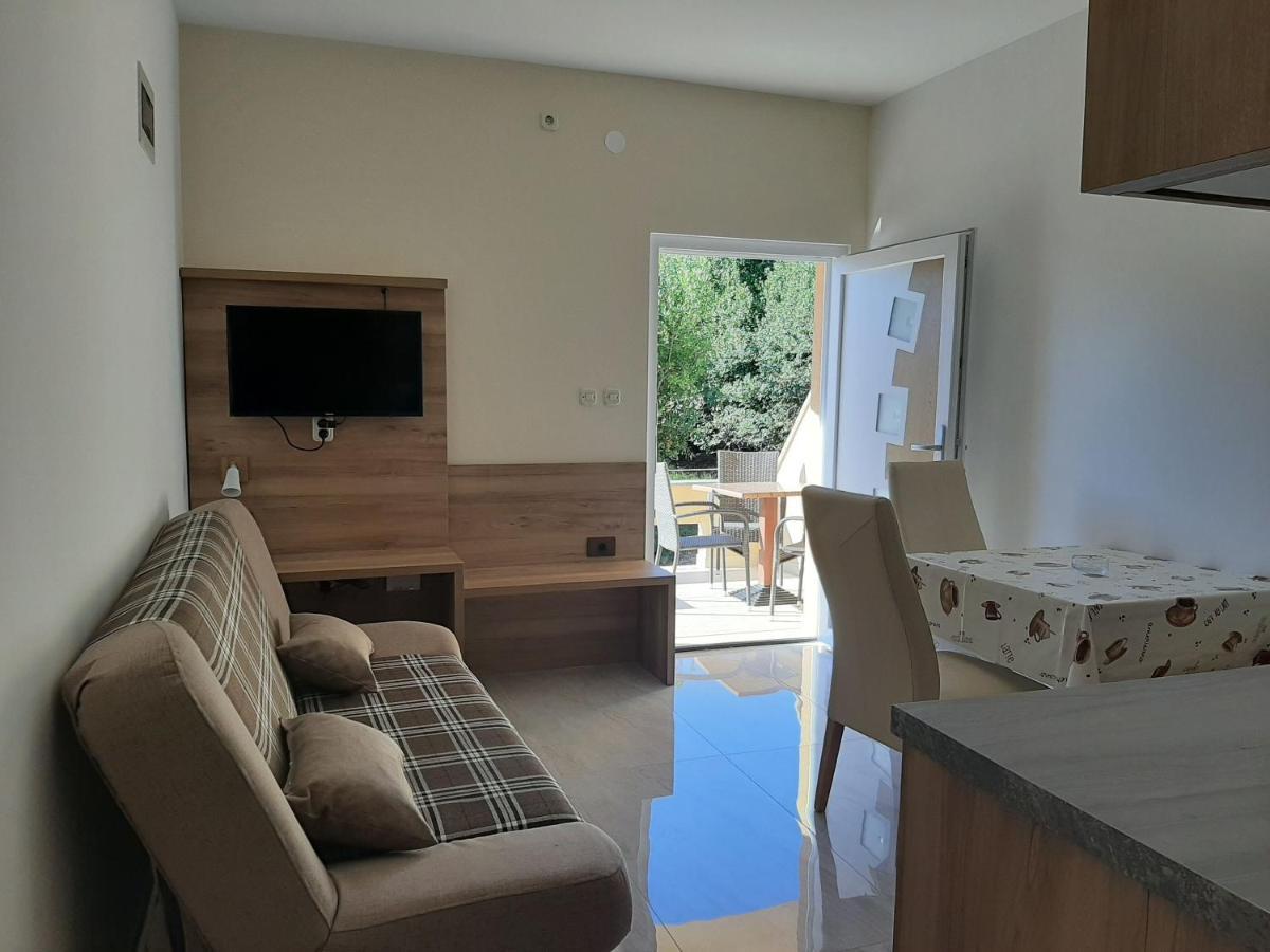 Apartments Edo Novalja Ngoại thất bức ảnh